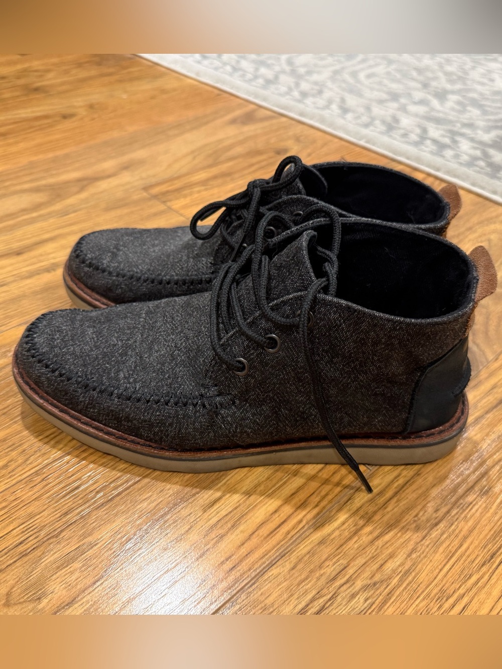 Tom’s Black Wool Blend Lace-Up Chukka Boots
